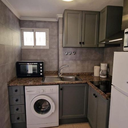 Lovely One Bedroom Unit With Balcony And Pool Дения Екстериор снимка