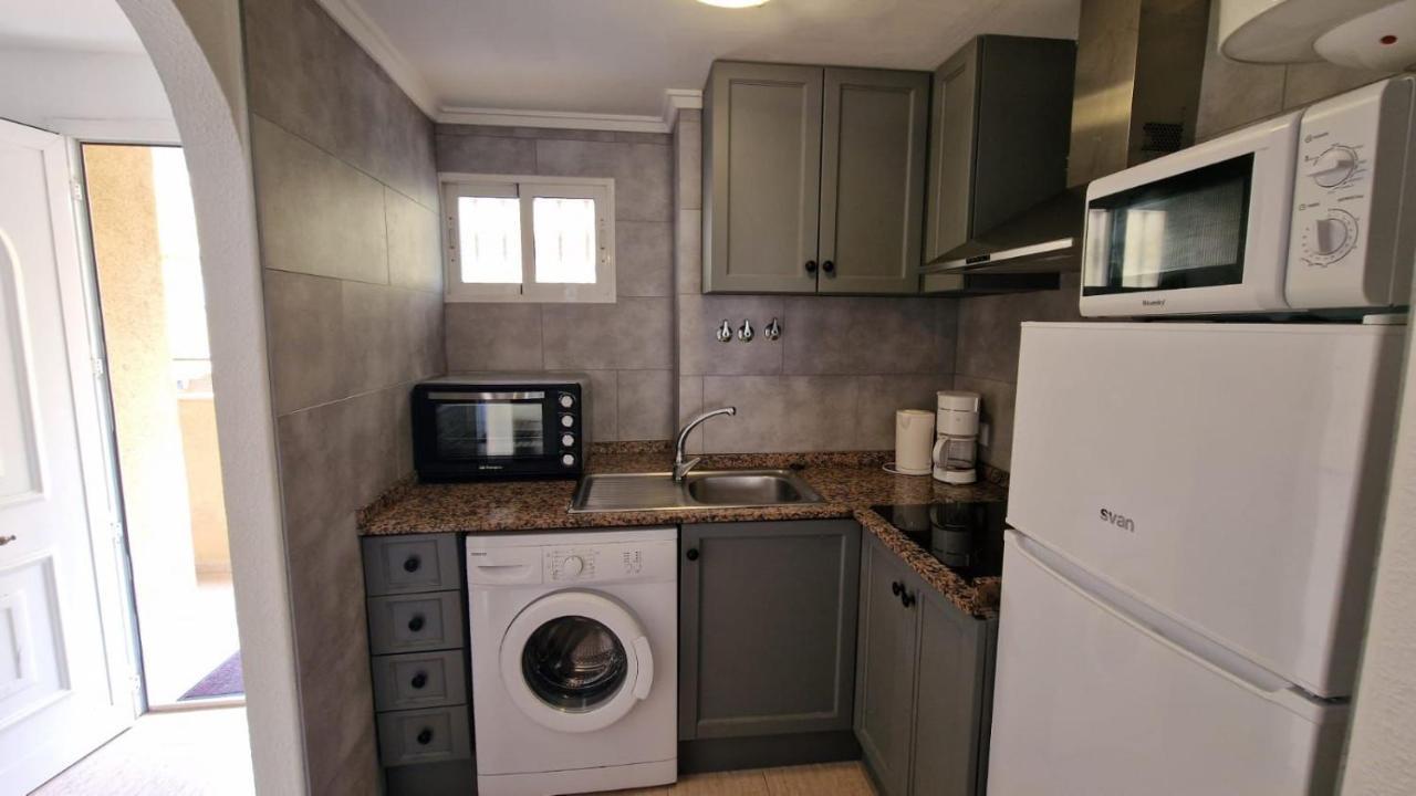 Lovely One Bedroom Unit With Balcony And Pool Дения Екстериор снимка