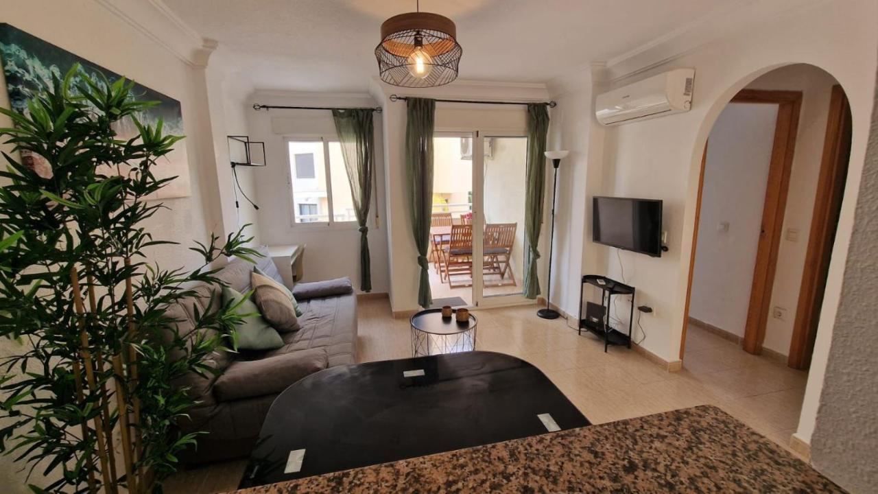 Lovely One Bedroom Unit With Balcony And Pool Дения Екстериор снимка